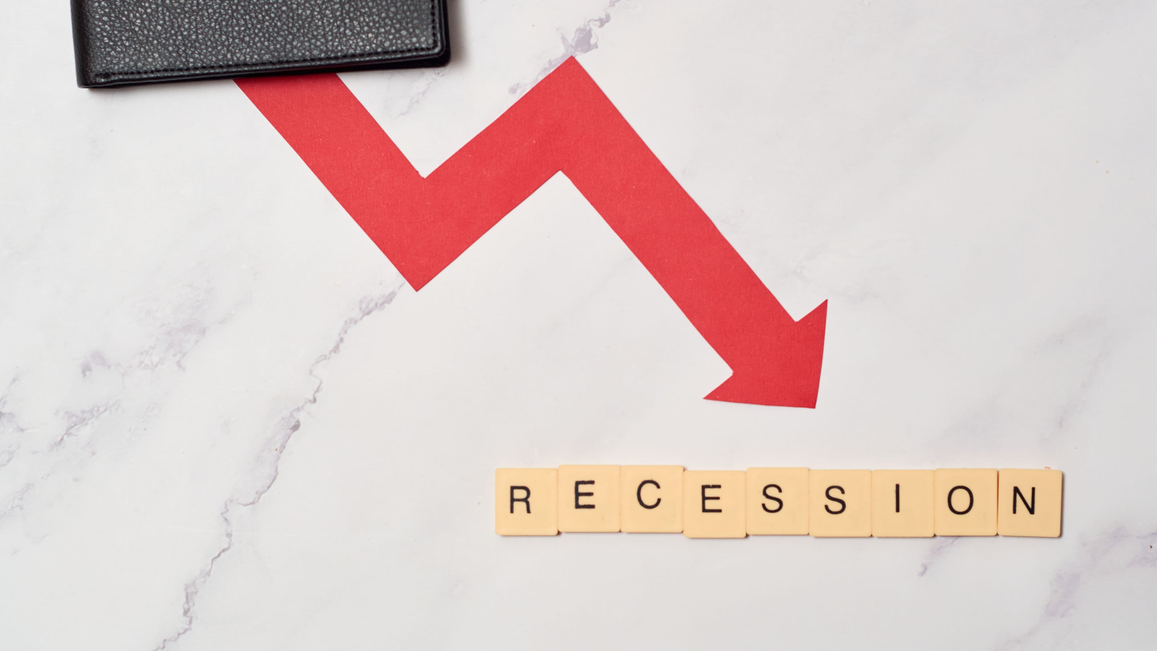 Can AI Predict a Recession Before Economists Do?